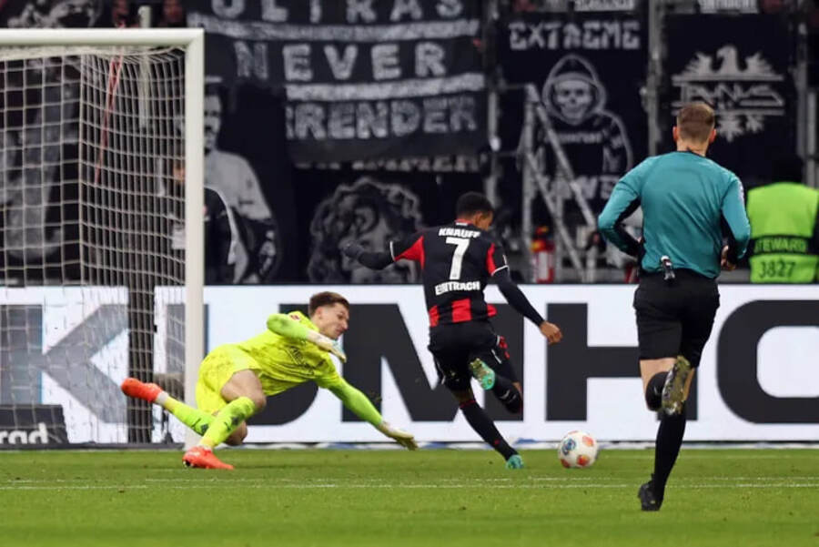 Eintracht Frankfurt vs B. Monchengladbach (21:30 – 14/02) | Xem lại trận đấu